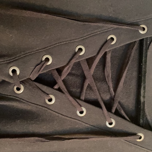 Lace Up Thick Ribbon Reversible Black Abercrombie & Fitch Cropped Crewneck XS - Picture 2 of 7